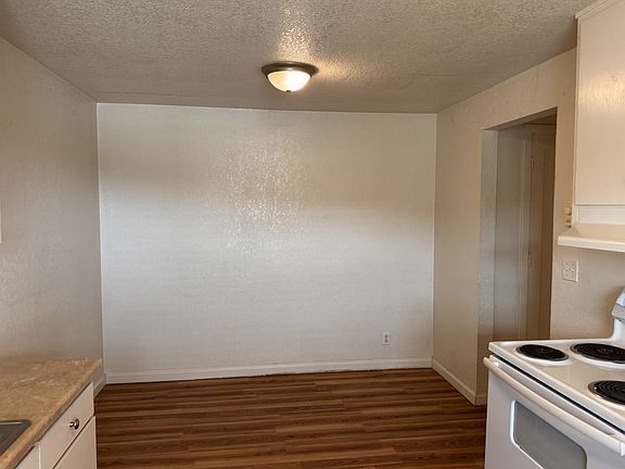 3rd image of 2541 NE Stephens St #11549344