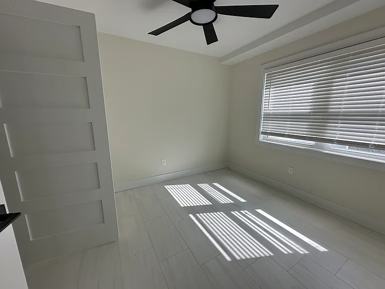 Ocean Reef Apartments — Photo 12