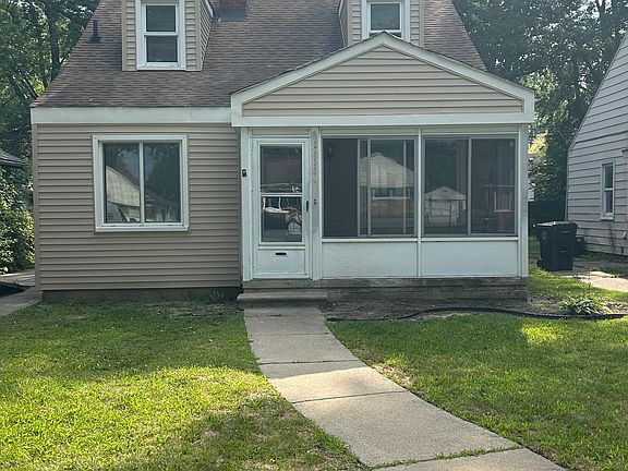 2nd image of 24330 Cloverlawn Ave