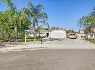 588 W El Molino St, Bloomington, CA 92316