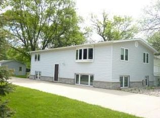 102 Fremont Ave S, Lake Preston, SD 57249