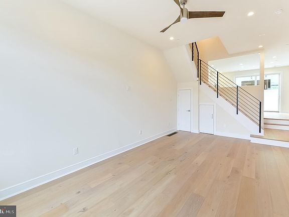 4th image of 1723-27 N Howard St #7