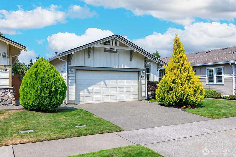 3rd image of 4933 Bend Drive NE