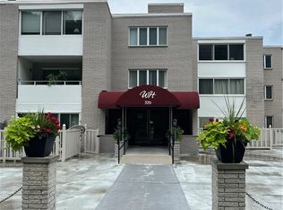 520 Meredith Ln APT 302, Cuyahoga Falls, OH 44223