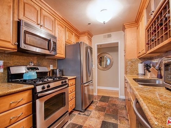 4th image of 1731 Barry Ave APT 106