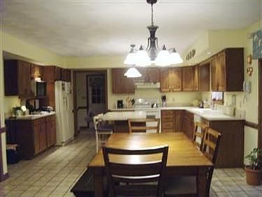 3rd image of 5770 Rosewood Dr