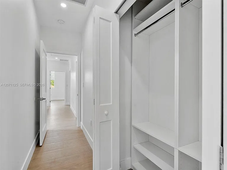 112 Florida Ave — Photo 25