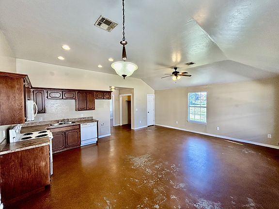 5th image of 309 S Oak Ave #A