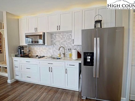 2nd image of 107 Beechwood Ln #C7
