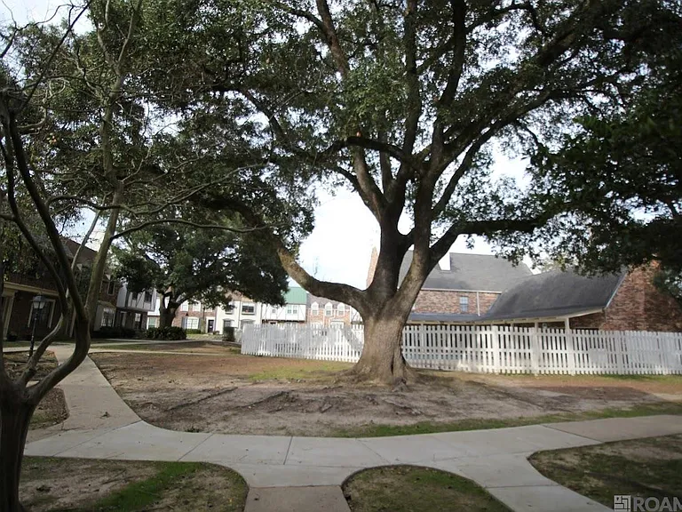 10111 Jefferson Hwy — Photo 20