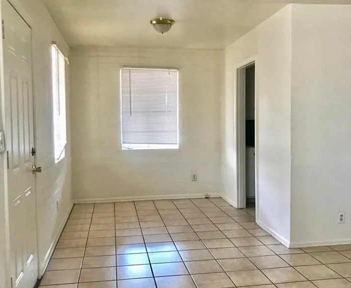 839 E Waverly St #1 — Photo 4