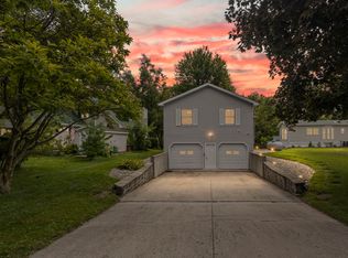 271 Fossil Bay Ct, Wilmington, IL 60481