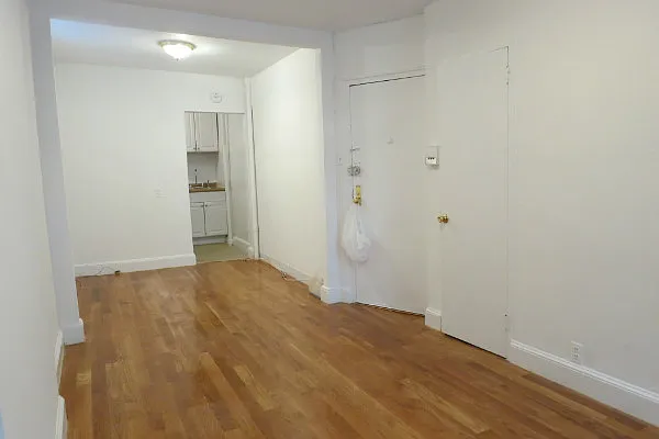 Rented by Manhattan Best Realty, Inc. | media 9