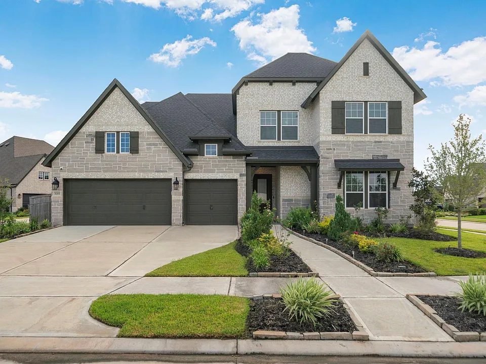 1211 Morning Rose Dr