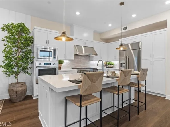 408 Treble, Irvine, CA 92618