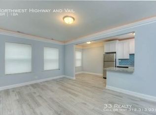 15 N Vail Ave #202, Arlington Heights, IL 60005