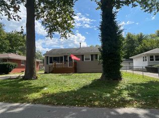 1942 Lee St, Springfield, IL 62703