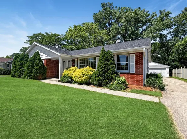 1002 West Glen River ROAD, Glendale, WI 53217
