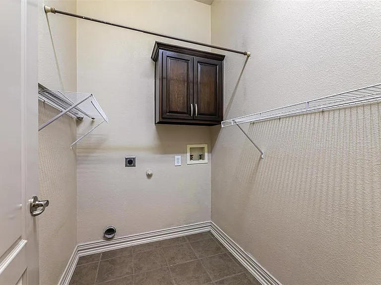 1475 Cambridge Dr — Photo 40