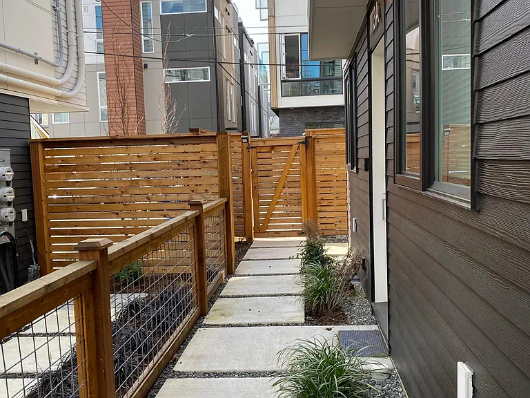 1113 14th Ave — Photo 2