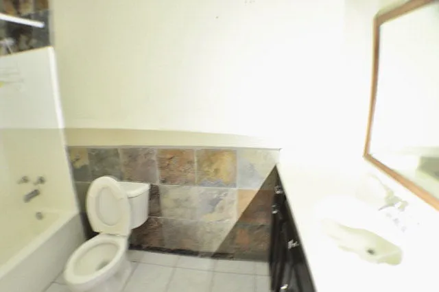 916 Parkway Dr — Photo 10