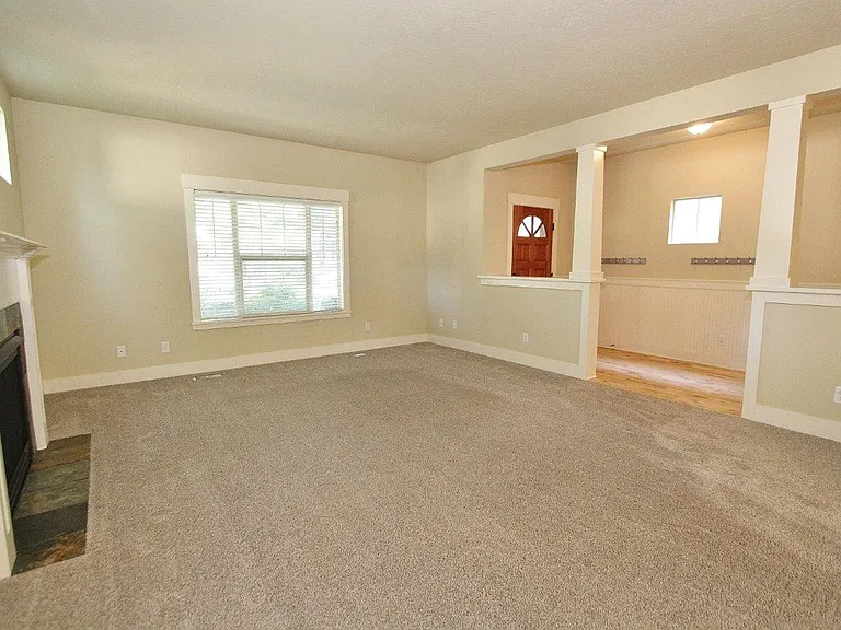 3819 Grover St — Photo 4