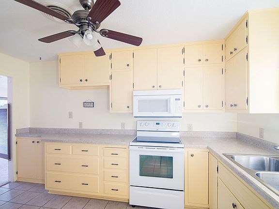 5th image of 803 N Washington St