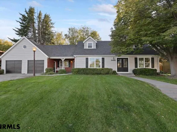 2445 Valencia Dr, Gering, NE 69341