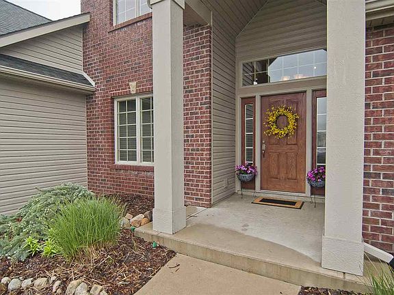 3rd image of 1404 W Glenview Ct