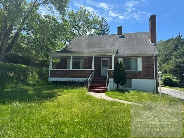 2008 Hemlock Hl, Bluefield, WV 24701