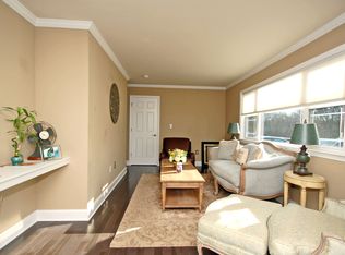 94 Ryders Ln, East Brunswick, NJ 08816