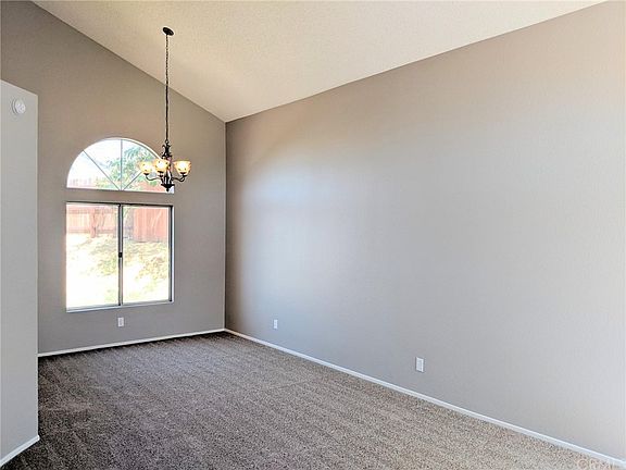 4th image of 27536 Avenida Interno