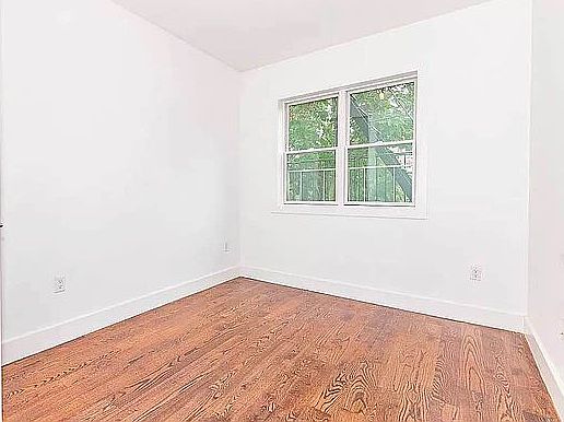 3rd image of 1072 Bergen St #4R