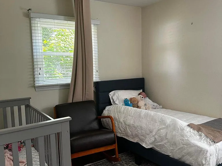 445 Brookside Ave — Photo 9
