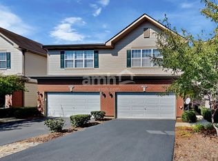 1350 W Crane View Ct, Round Lake, IL 60073