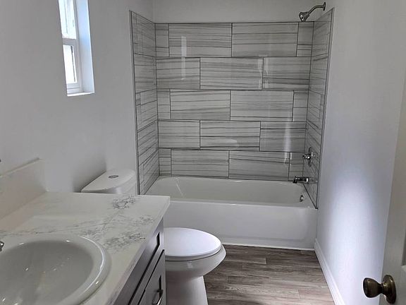 2nd image of 2717 Arrow Hwy Space 27