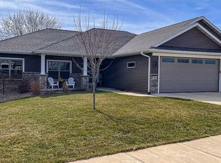 709 Raymond Dr, Solon, IA 52333