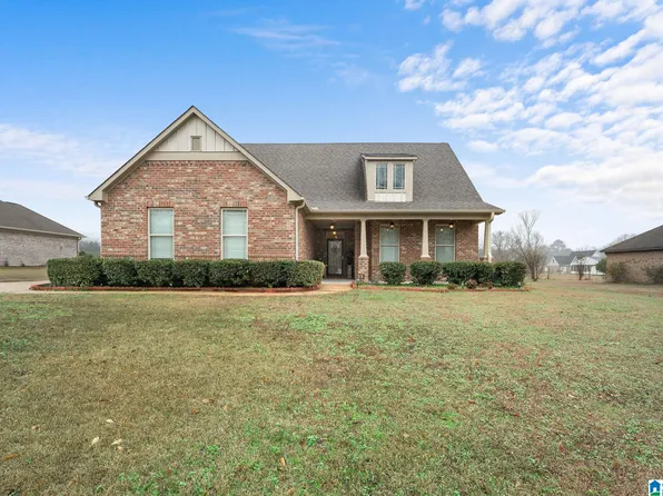 11774 Meadowlawn Dr, Moundville, AL 35474