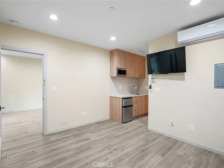 18748 Collins St — Photo 22