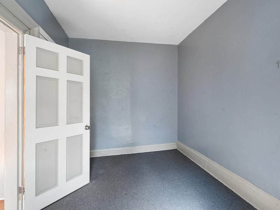 1st image of 840 Jackson St #1