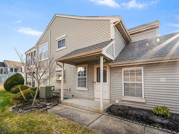 4th image of 11D Rothwell Dr