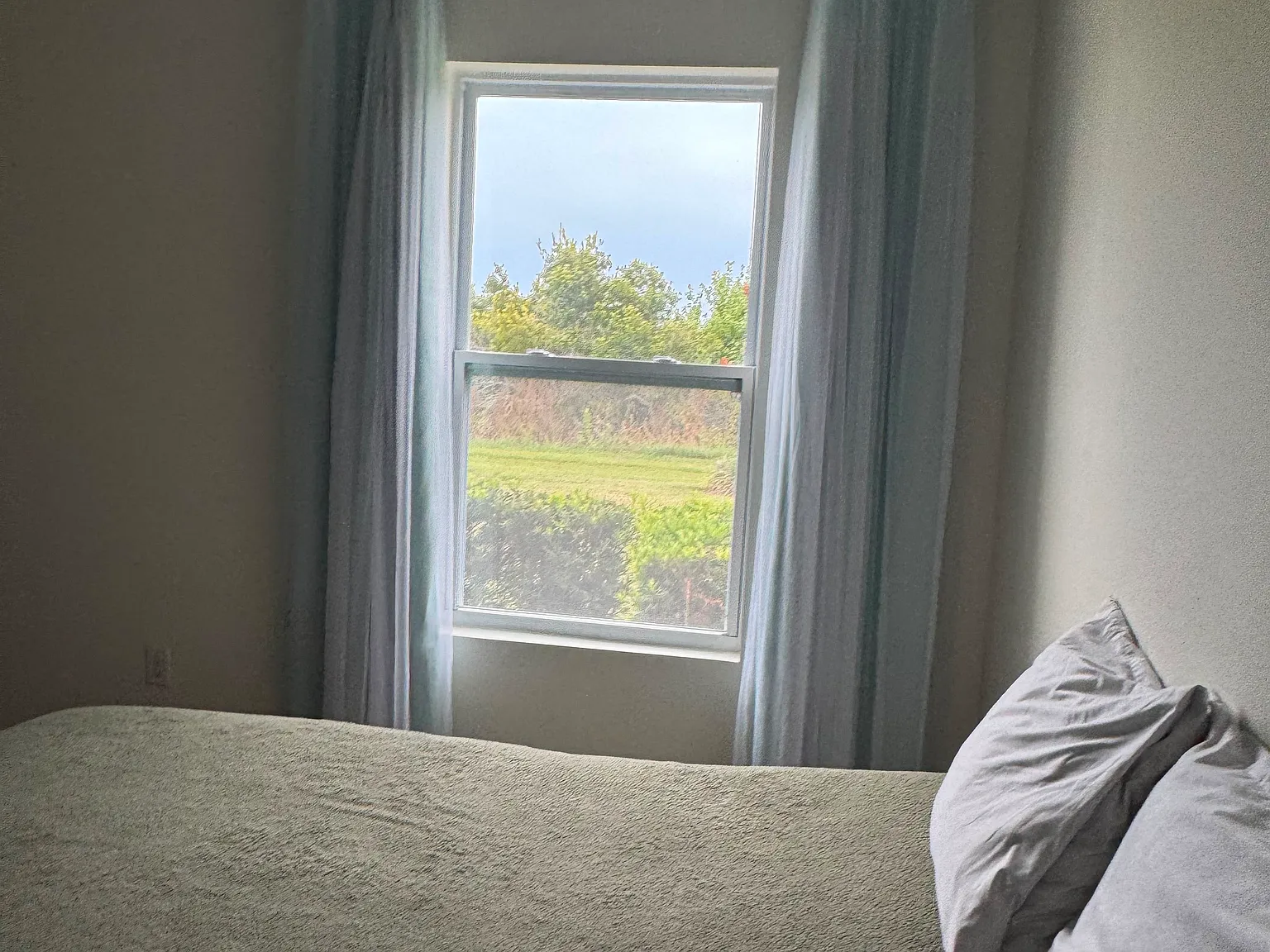 5 bed, 3136 sqft, $1,000 — Photo 2
