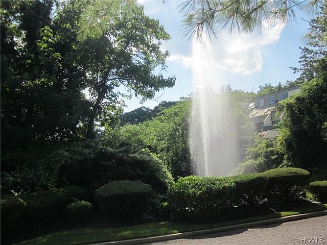 1st image of 1 Fountain Ln APT 2Q