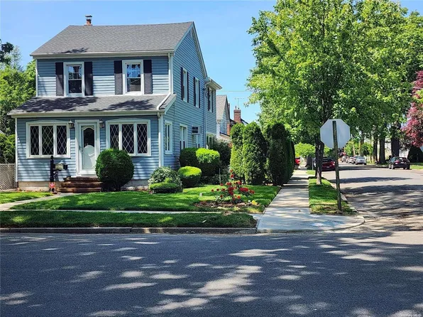 263 Bryant Avenue, Floral Park, NY 11001