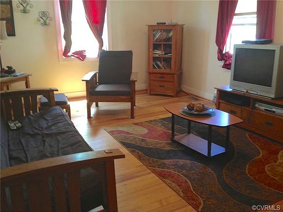 3rd image of 306 Eastman Ave