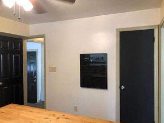 5th image of 3533 Charles St