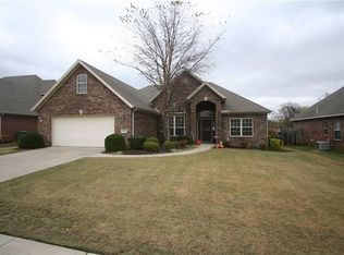 2207 S 18th St, Rogers, AR 72758