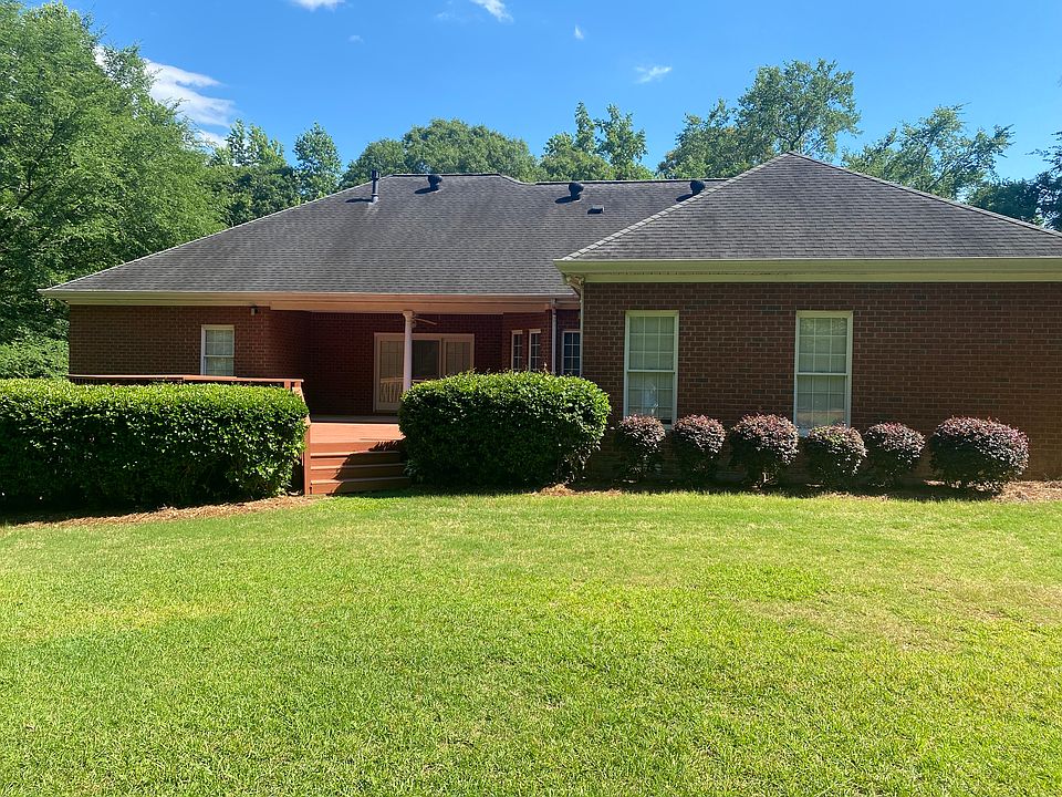2nd image of 1051 Latham Dr