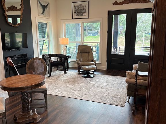 4th image of 3230 Bayou Dr