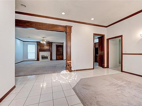 5th image of 1617 SW 127th Pl